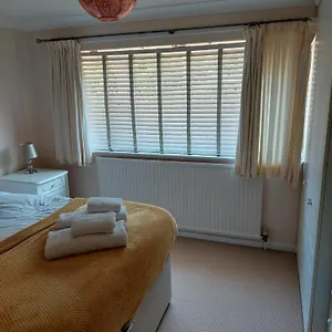  Holiday home Spacious 3 Bdr House With Parking-families-corporate Groups By Orbitat United Kingdom